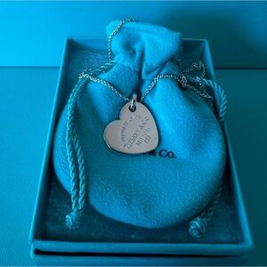 🌸🌸 Authentic Tiffany & Co. Return to Tiffany Double Heart Pendant